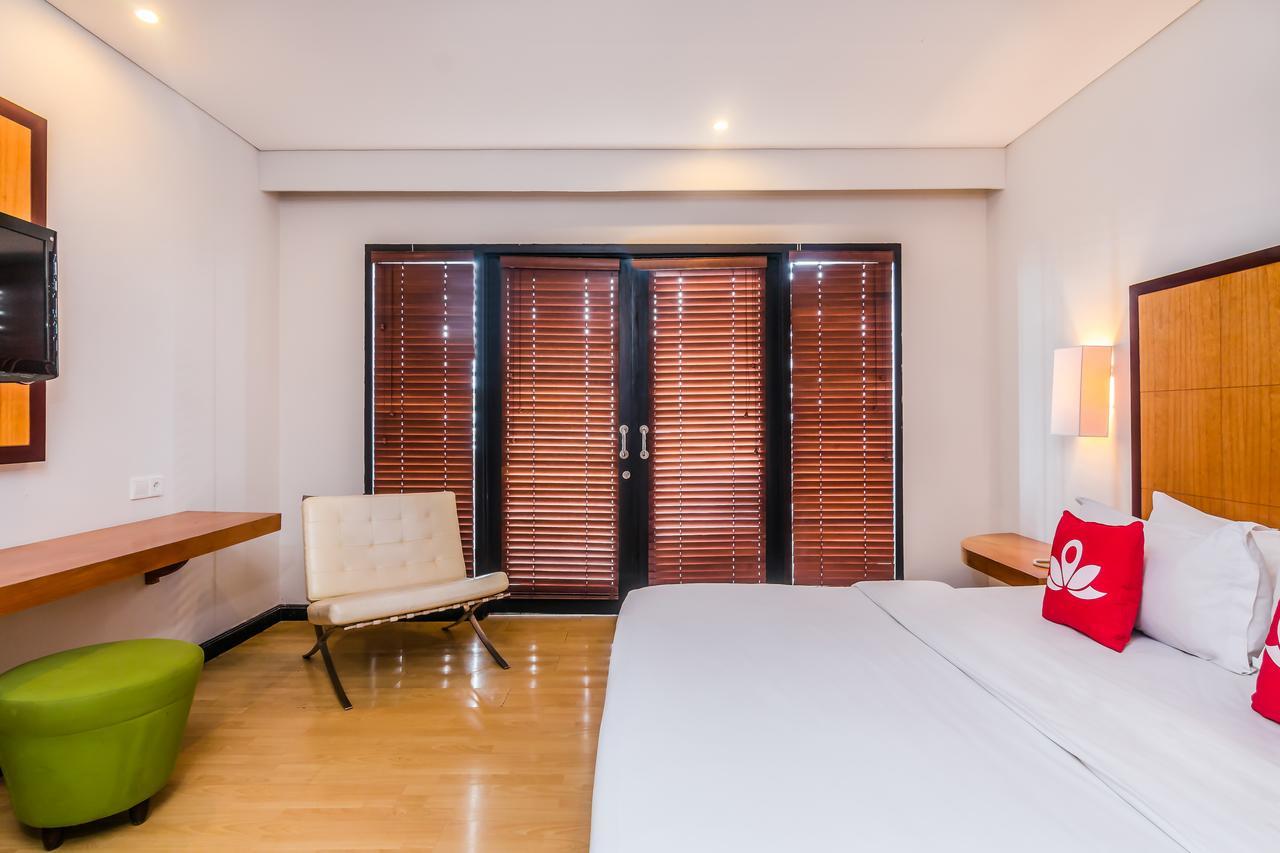 Zen Rooms Kuta Beach Poppies Lane Exterior photo